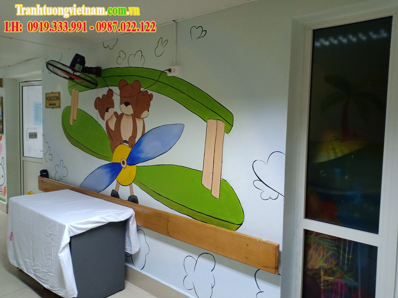 Vẽ tranh tường trang trí bệnh viện