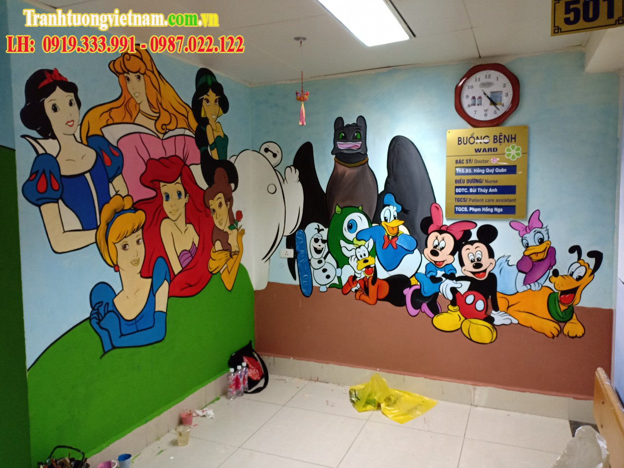 Vẽ tranh tường bệnh viện nhân vật hoạt hình
